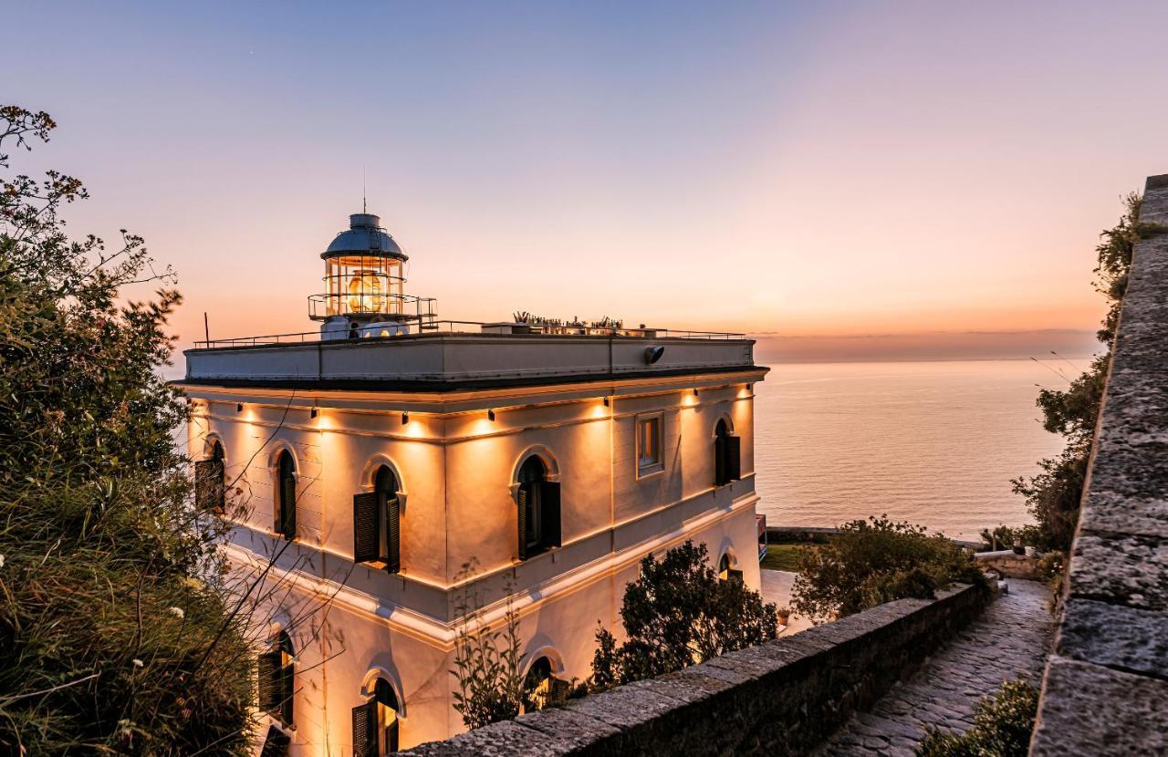 Faro Punta Imperatore Forio di Ischia المظهر الخارجي الصورة