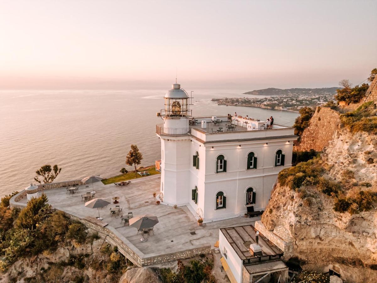 Faro Punta Imperatore Forio di Ischia المظهر الخارجي الصورة