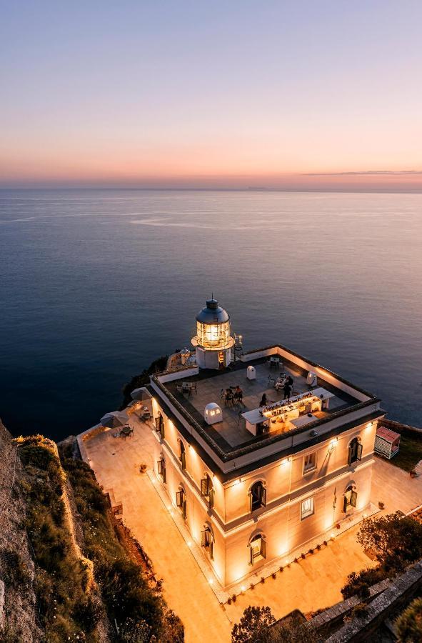 Faro Punta Imperatore Forio di Ischia المظهر الخارجي الصورة