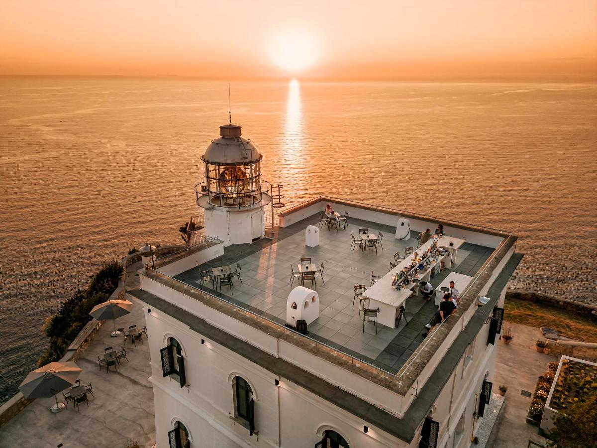 Faro Punta Imperatore Forio di Ischia المظهر الخارجي الصورة