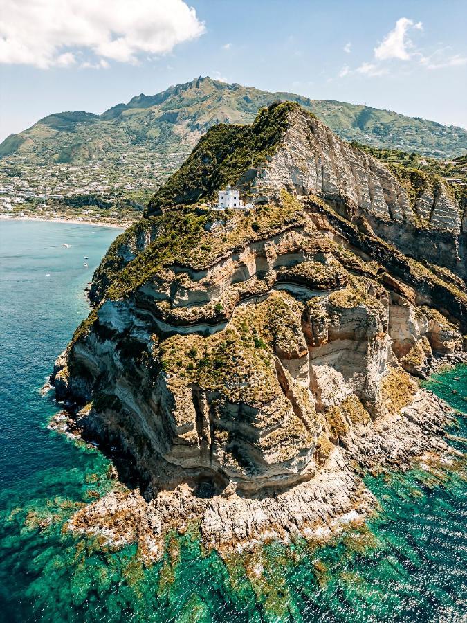 Faro Punta Imperatore Forio di Ischia المظهر الخارجي الصورة